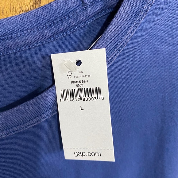 Gap shirt - Picture 2 of 2